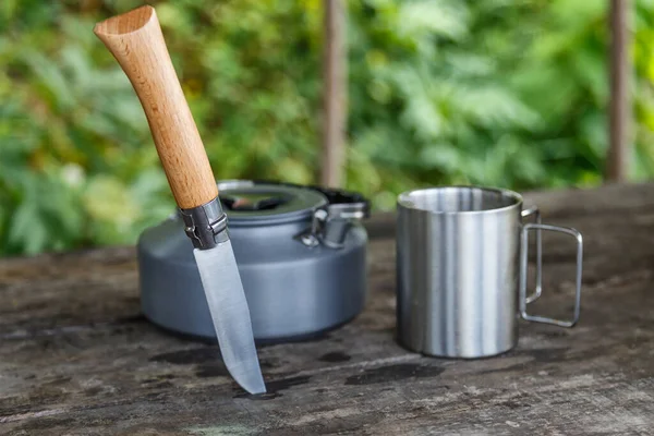 Kettle Mug Tourist Camp Outdoor Recreation Carpathian Forest Knife Mug — Stock Photo, Image