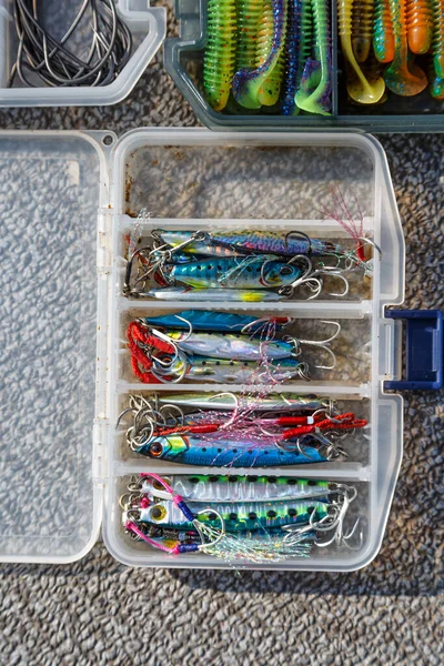Balık Tutma Ekipmanları Balık Avlama Yemi Kutusunda Klasik Renkli Balık — Stok fotoğraf