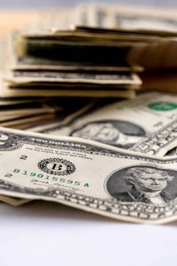 Bir dolarlık Amerikan banknotları. Paraları kapatın. Zenginlik konsepti, serbest ticaret, iş kavramı