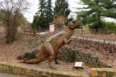 Tarih öncesi ahşap hayvan