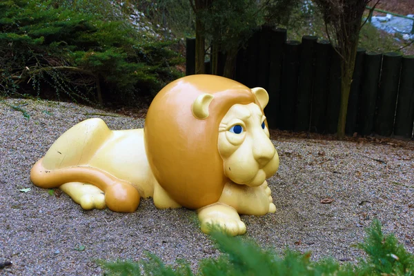 Gele leeuw voor kinderen — Stockfoto