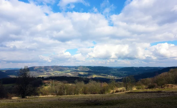 Wiosna góry w Czechach — Zdjęcie stockowe