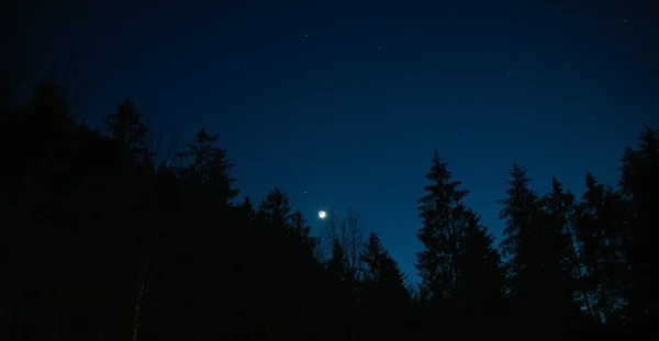 Luna en los Alpes — Foto de Stock