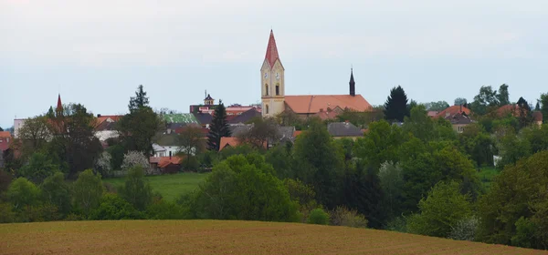 Mseno Stadt mit Kirche — Stockfoto