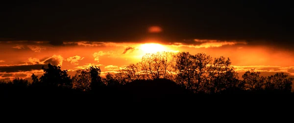 Sonnenuntergang im Dorf mseno — Stockfoto