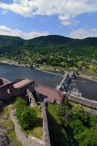 Burg Strekov im Tal der Labe — Stockfoto