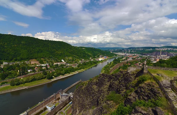 Burg Strekov im Tal der Labe — Stockfoto