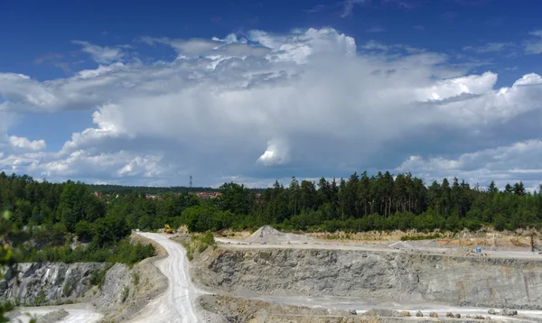 Köy Sevetin taş ve kum ocağında