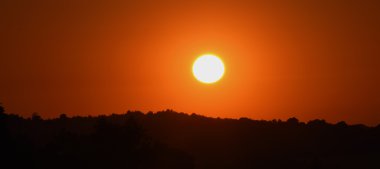 Sunset village Tisa yakınındaki yolda