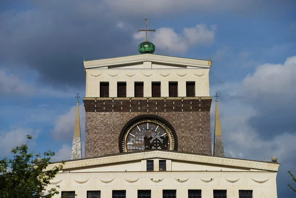 Church on Jiriho z Podebrad square — Stock Photo, Image