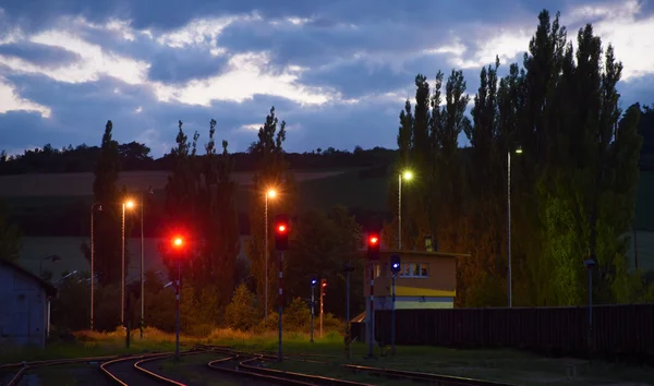 Abend und Sonnenuntergang in Station okrisky — Stockfoto