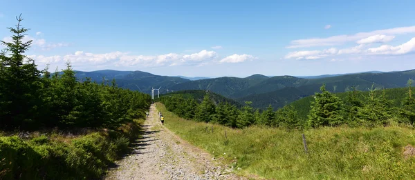 Güneşli bir gün dağda Jesenik