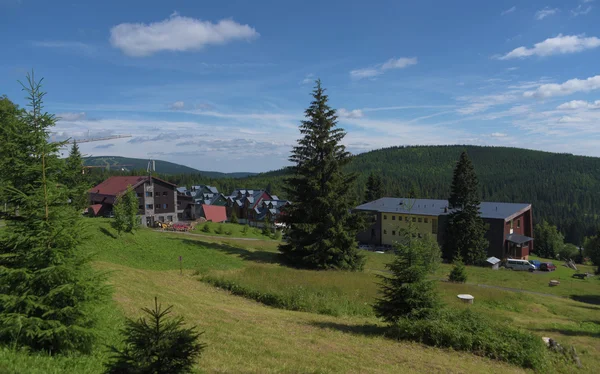 Día soleado de verano en las montañas Krkonose — Foto de Stock