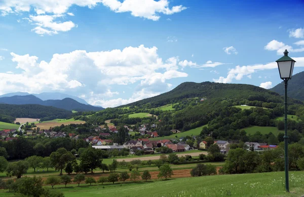 Wiener Neustadt yakın alanda Alpler