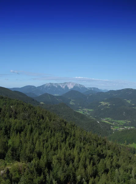 Os Alpes na área perto de Wiener Neustadt — Fotografia de Stock