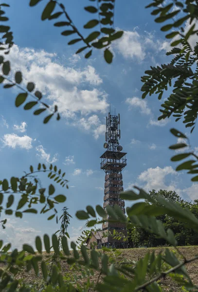 Observationen står hög Radejcin i sommardag — Stockfoto