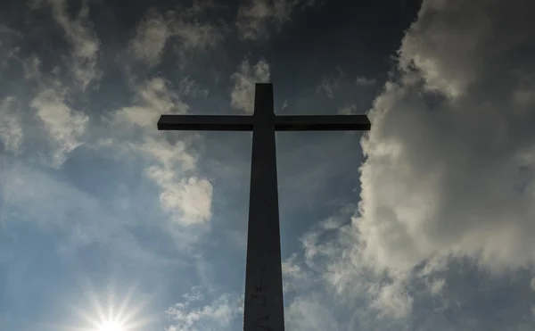 Cross in valley of river Labe — 图库照片