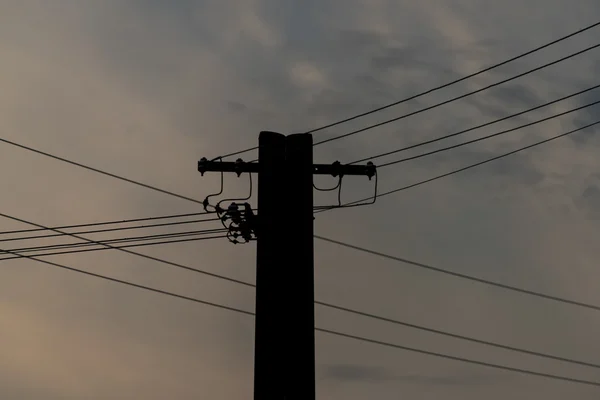 Poste électrique dans la soirée — Photo