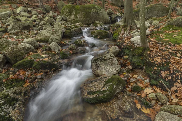 Velky Cerny Stolpich Arroyo Otoño Fresca Mañana Fría Las Montañas — Foto de Stock