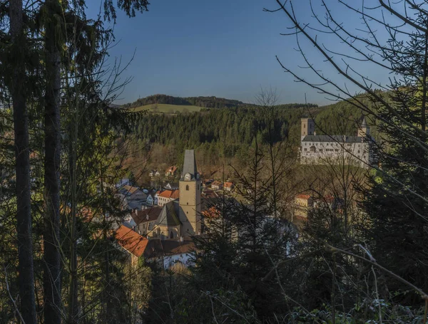 Rozmberk Nad Vltavou Ville Avec Vieux Château Sur Vallée Rivière — Photo