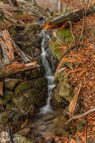 Vodopád Pod Cernavou Východě Moravy Podzim Zimní Chladný Barevný Den — Stock fotografie