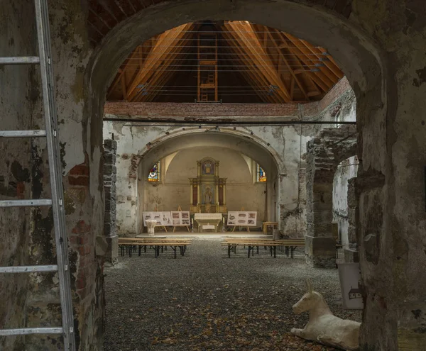 Intérieur Église Avec Tour Dans Village Petrovice Automne Matin Brume — Photo