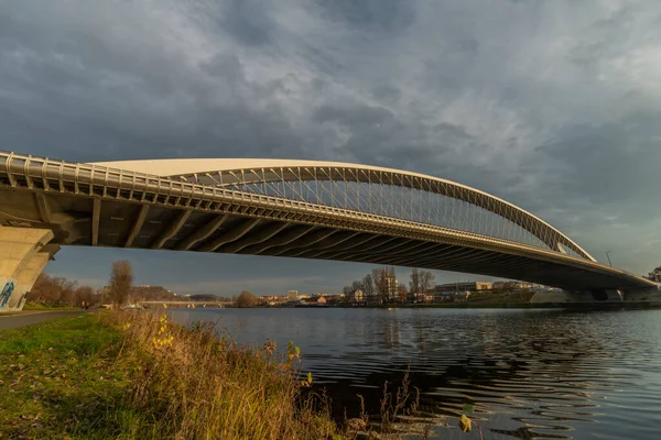 Nowy Most Trojsky Pradze Holesovice Część Stolicy Kolorze Słonecznego Jesiennego — Zdjęcie stockowe