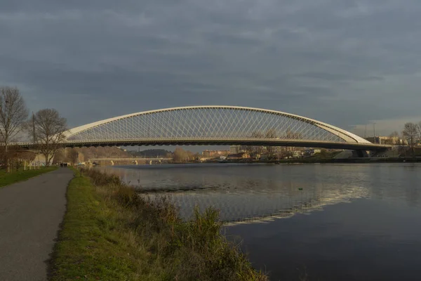 Νέα Γέφυρα Trojsky Στην Πράγα Holesovice Μέρος Της Πρωτεύουσας Χρώμα — Φωτογραφία Αρχείου