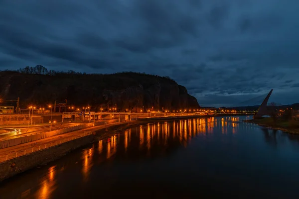 Nacht Mit Orangefarbenen Lichtern Elbtal Bei Usti Nad Labem Nordböhmen — Stockfoto
