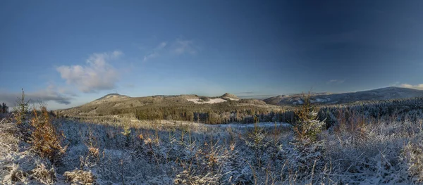 Vista Nieve Soleada Invierno Para Castillo Tolstejn Colina Jedlova Norte —  Fotos de Stock