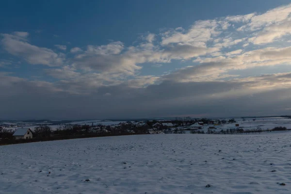 Widok Zachód Słońca Pobliżu Wsi Celoznice Miasta Kyjov Zimą Zimny — Zdjęcie stockowe
