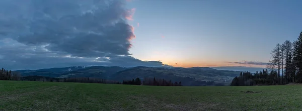 Panoráma Kilátás Krkonose Hegyek Napfelkelte Felhős Színű — Stock Fotó