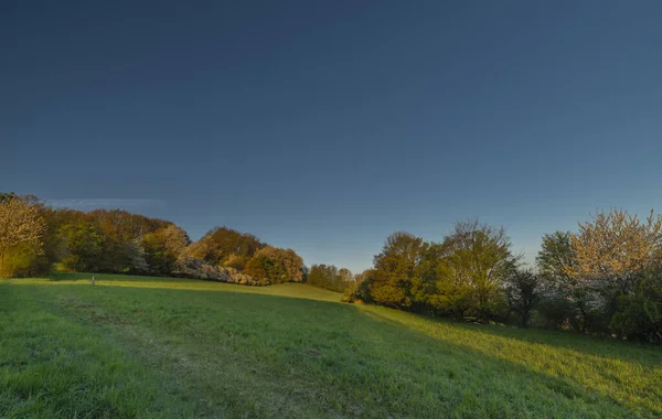 Vizovice Stad Met Zonsopgang Van Oranje Zon Frisse Kleur Lucht — Stockfoto