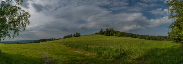 Prados Campos Entre Las Ciudades Vacov Ckyne Las Montañas Sumava —  Fotos de Stock