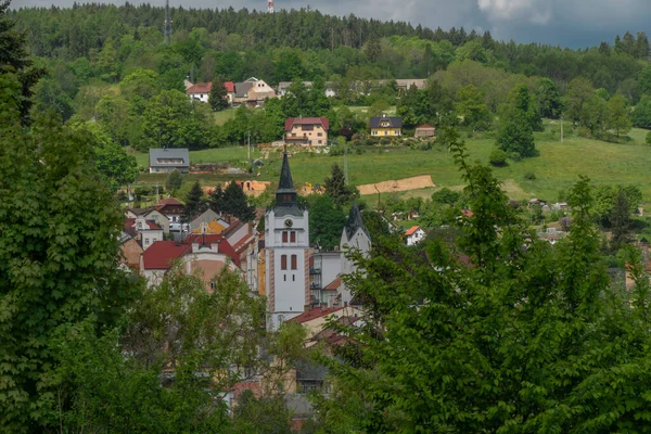 Château Sur Une Grande Colline Dans Ville Vimperk Printemps Journée — Photo