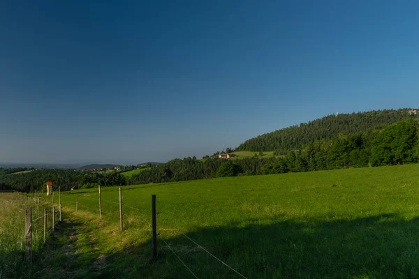 Schockl Heuvel Bij Sankt Radegund Stad Zomer Kleur Frisse Ochtend — Stockfoto