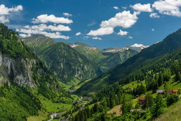 Zomer Vallei Met Grossarler Ache Kleine Rivier Blauw Witte Bewolkte — Stockfoto