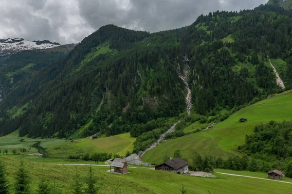 Tal Bei Kreealm Wasserfall Österreich Alpen Berge Auf Großer Mauer — Stockfoto
