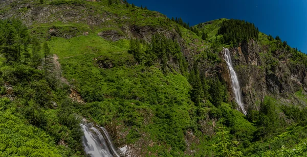 Schleierfall Cascada Cerca Sportgastein Lugar Entre Grandes Montañas Verano Color — Foto de Stock