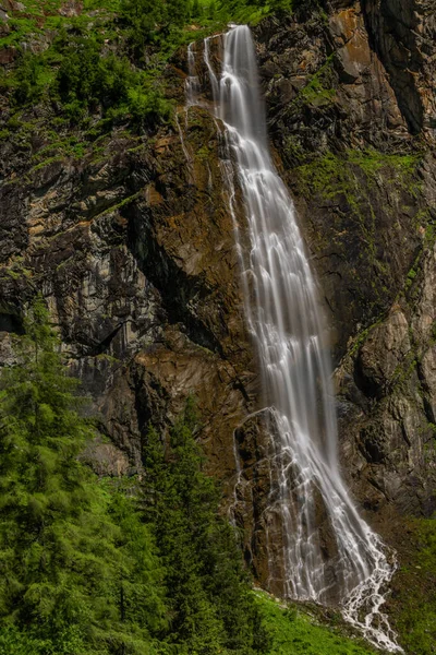 Schleierfall Vodopád Blízkosti Sportgastein Místo Mezi Velkými Barvami Letní Hory — Stock fotografie