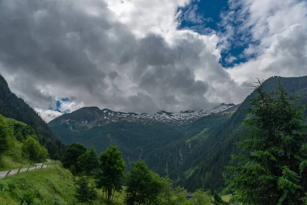 Avusturya Daki Kreealm Şelalesi Yakınlarındaki Vadi Kree Köyü Yakınlarındaki Büyük — Stok fotoğraf