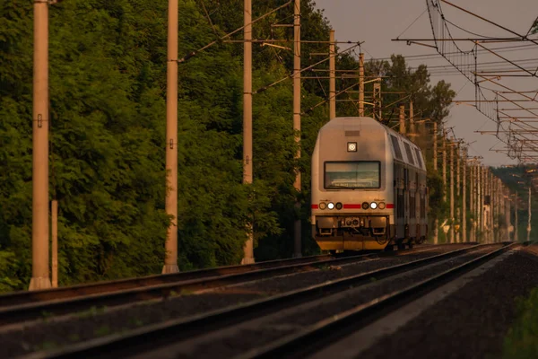 Trens Pequeno Apito Parar Olesko Centro Boêmia Pôr Sol Noite — Fotografia de Stock