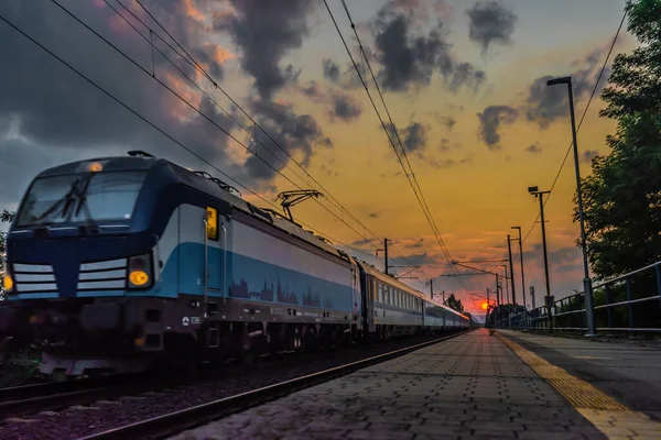 Τρένα Και Μικρό Σφύριγμα Σταματήσει Olesko Στην Κεντρική Βοημία Στο — Φωτογραφία Αρχείου