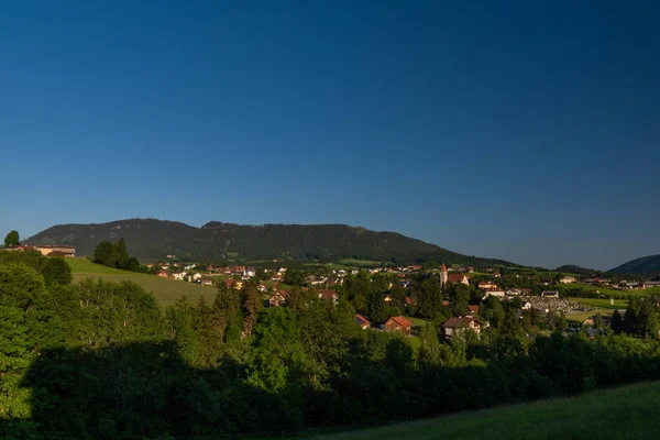 Villaggio Colore Semriach Con Collina Schockl Sopra Tramonto Sera Soleggiata — Foto Stock