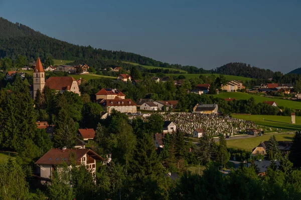 Semriach Färg Med Schockl Kulle Över Solnedgången Solig Kväll — Stockfoto