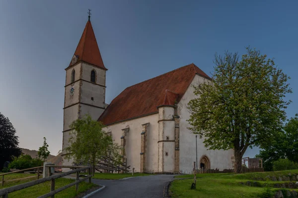 Semriach Med Vit Kyrka Solig Sommarmorgon Österrike — Stockfoto