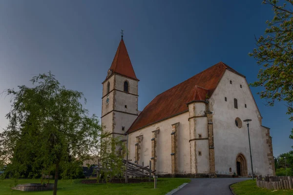 Aldeia Semriach Com Igreja Branca Manhã Ensolarada Verão Áustria — Fotografia de Stock