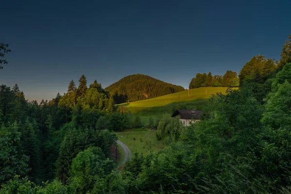 Semriach Kleur Dorp Met Schockl Heuvel Zonsondergang Zonnige Ochtend — Stockfoto