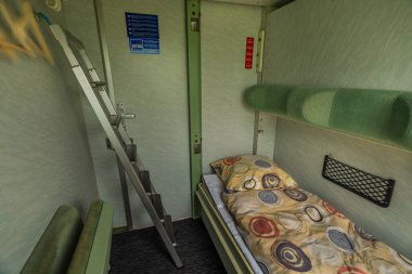 Slovakya 'da Roznava üzerinden Prag' dan Presov 'a hızlı gece arabasında tek kompartıman