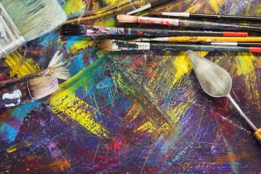 Fırça resmi boyamak için. Boya fırçaları